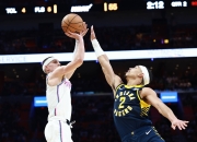 爱游戏大厅-开拓者队连胜扩大领先，球队信心高涨