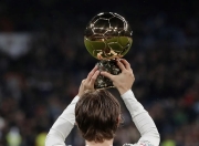 爱游戏在线-包含马赛横扫巴西，莫德里奇高光表现的词条