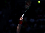 爱游戏tv-澳网完胜美网，西西帕斯统治全场