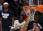 爱游戏入口-三分高潮！湖人胜热火总决赛首胜的简单介绍