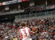 爱游戏体育-关于全球篮球盛事高潮迭起，球迷狂热参与观赏的信息