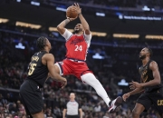 爱游戏娱乐-快船惊险战胜热火，小卡砍下关键三分，球队士气高涨的简单介绍