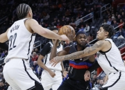 爱游戏入口-篮网队关键球员缺阵，球队遭遇困境