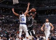 爱游戏官网-抵御对手猛烈进攻，球队奏响胜利号角