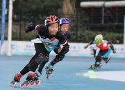 爱游戏官方入口-韩国轮滑代表队团结争胜，冲刺速度令人惊艳