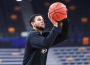 爱游戏APP-李秋平是否将继续指导东部球队的未来比赛？