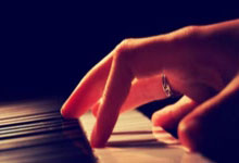 爱游戏官网-王冠与野望：当欧冠传奇烙刻于钤花绽放时