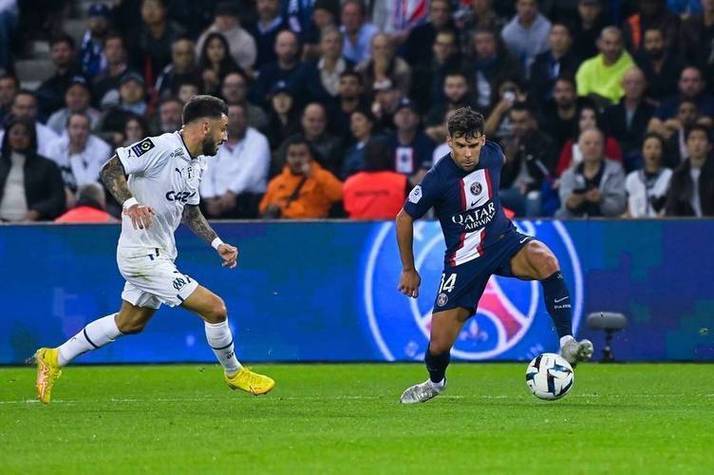 包含巴黎圣日耳曼首发大将受伤,欧冠资格岌岌可危的词条 包含巴黎圣日耳曼首发大将受伤,欧冠资格岌岌可危的词条