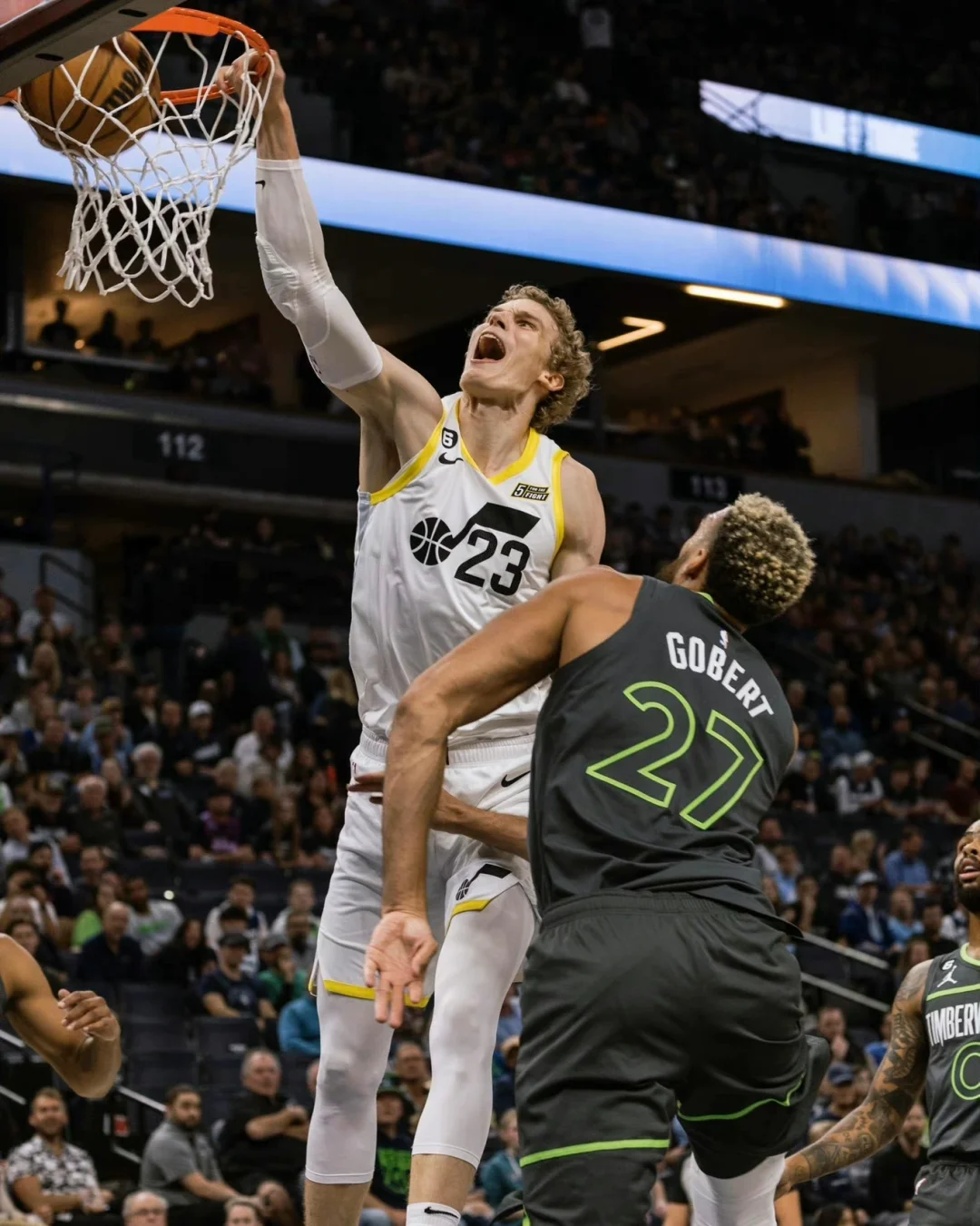 爵士取得胜利,战胜尼克继续势头的简单介绍 爵士取得胜利,战胜尼克继续势头的简单介绍