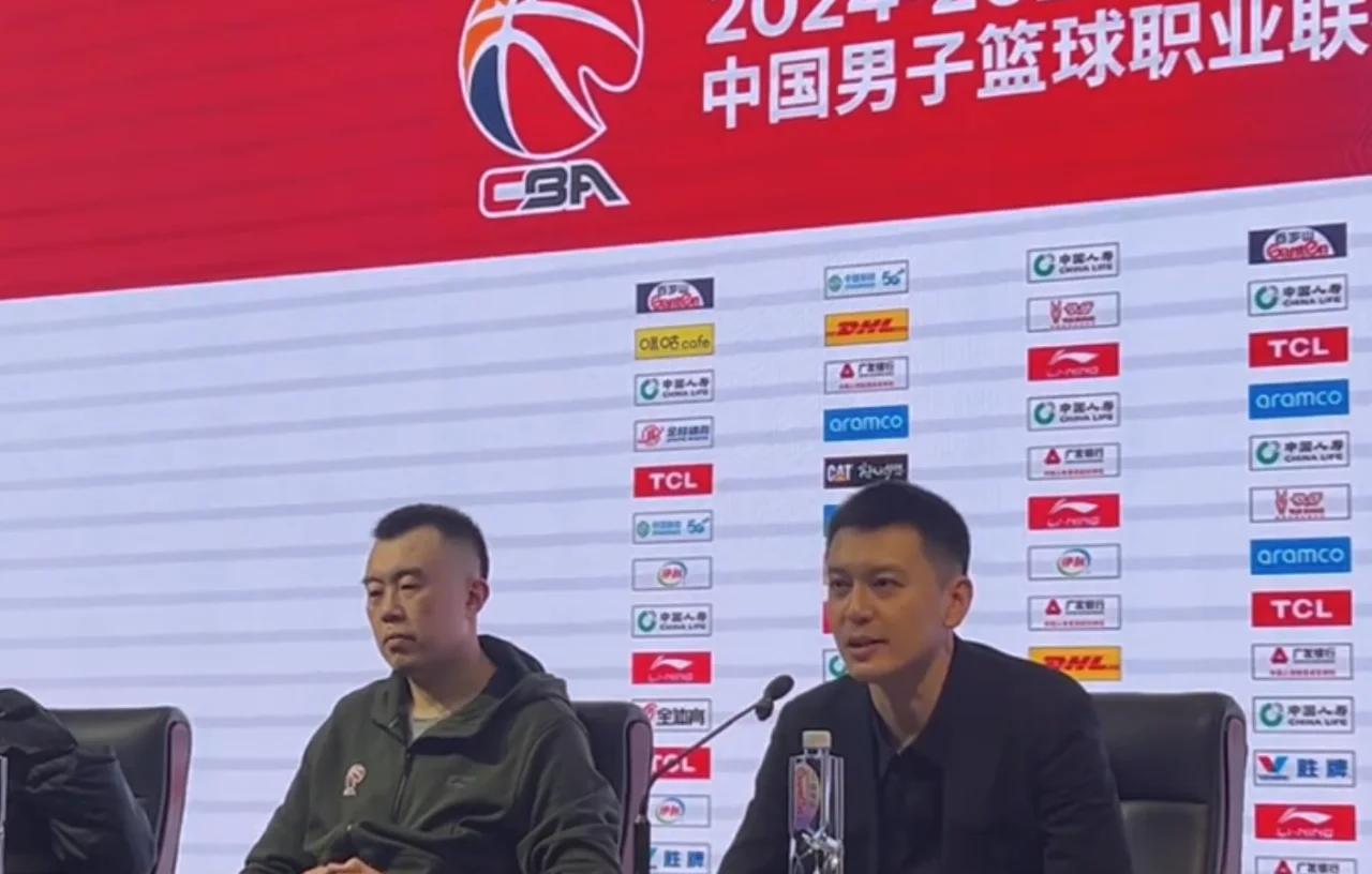 揭秘CBA比赛的内幕,球员背后的艰辛与坚守的简单介绍 揭秘CBA比赛的内幕,球员背后的艰辛与坚守的简单介绍