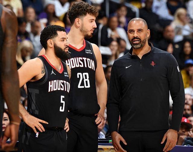 猛龙队斗志高昂不畏强敌锐意夺冠的简单介绍