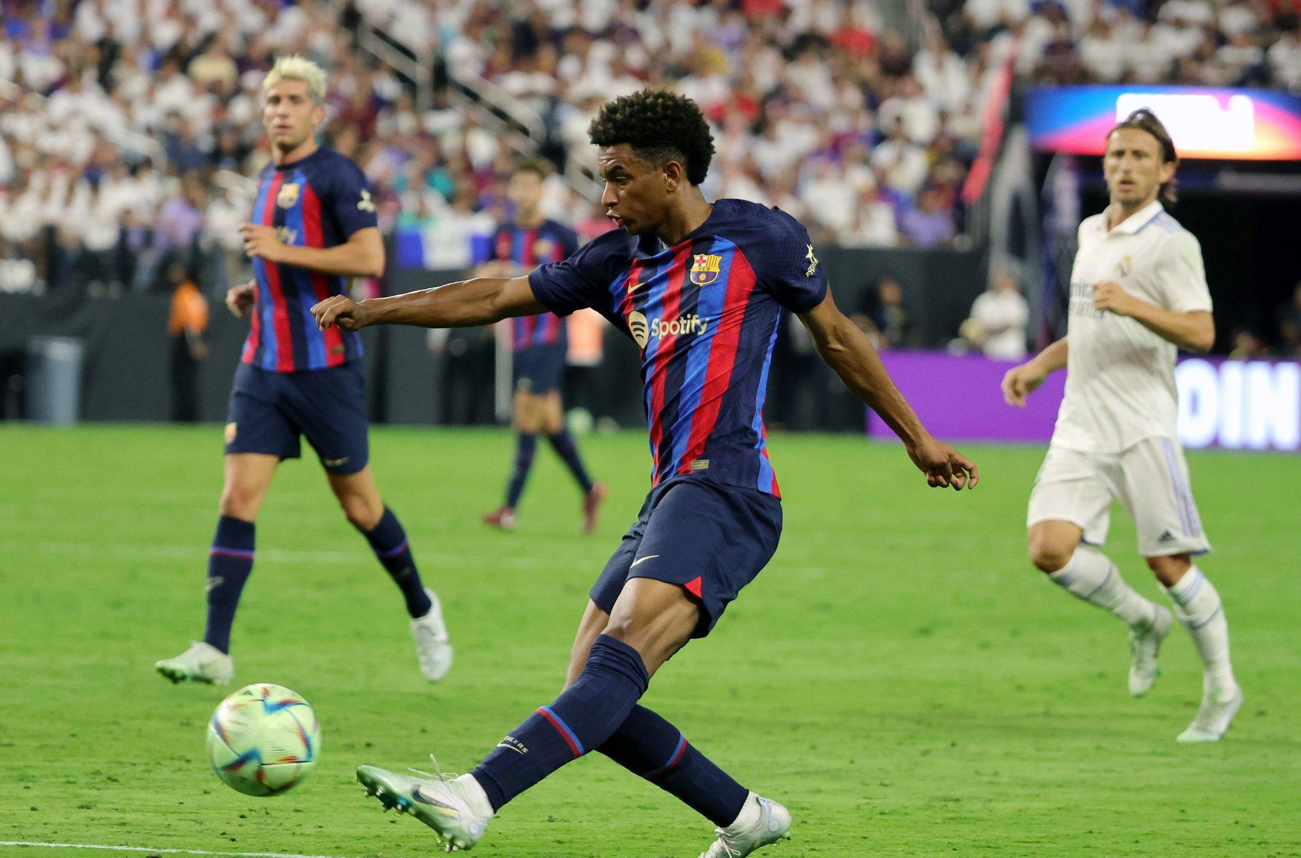 关于巴萨后卫出色发挥,连续场零封对手的信息 关于巴萨后卫出色发挥,连续场零封对手的信息