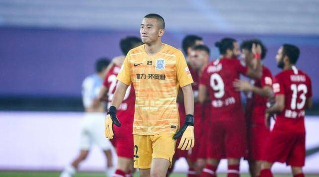 包含富力门将表现出色,帮助球队逼平恒大的词条 包含富力门将表现出色,帮助球队逼平恒大的词条