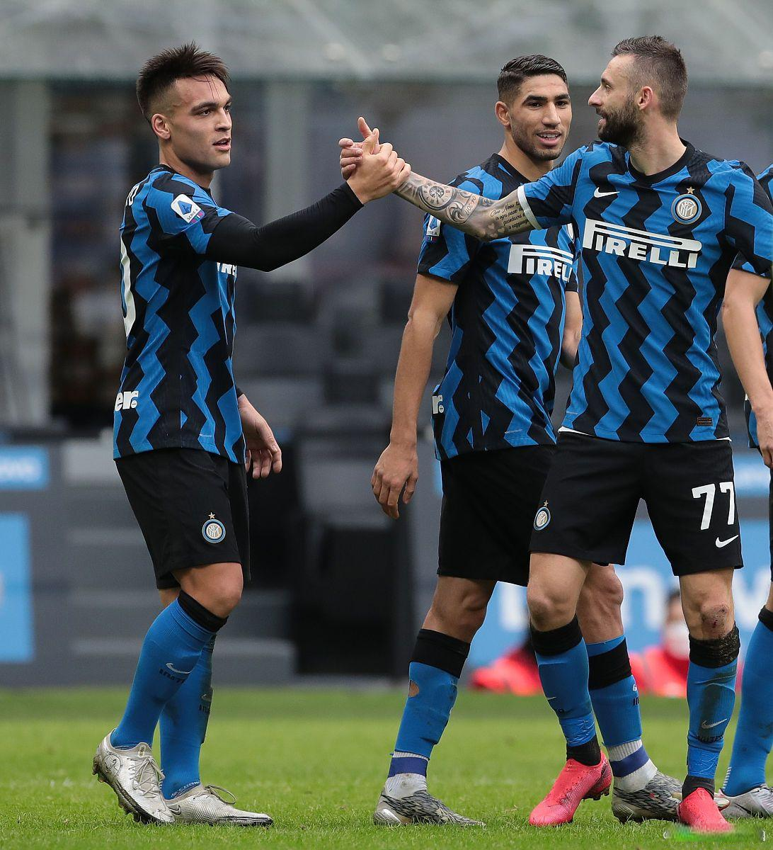 包含伯恩利主场大胜埃弗顿，豪取三分的词条