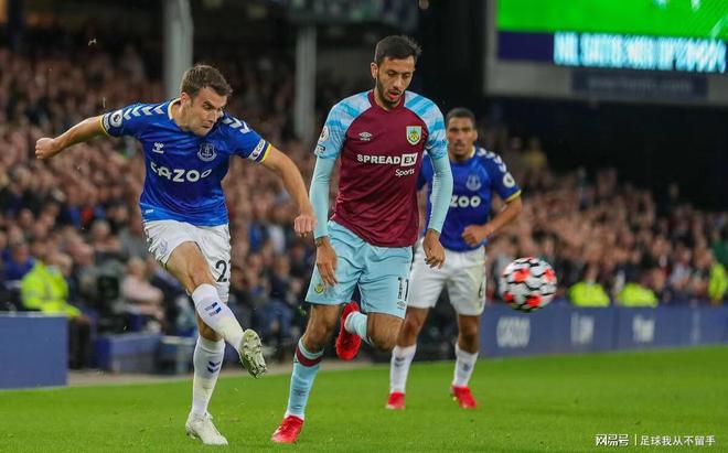 包含伯恩利主场大胜埃弗顿，豪取三分的词条