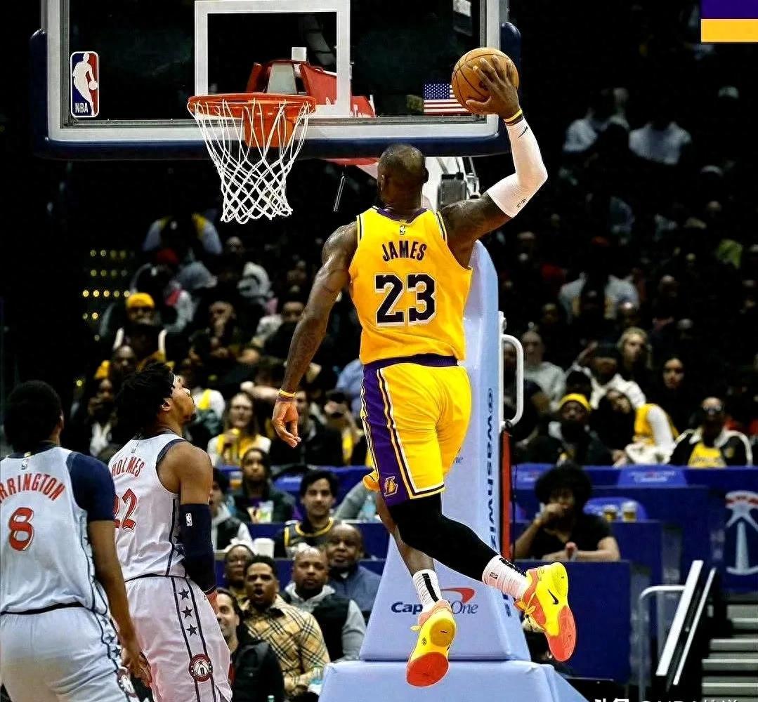 NBA总决赛竞逐胜利，球迷热情呐喊激情