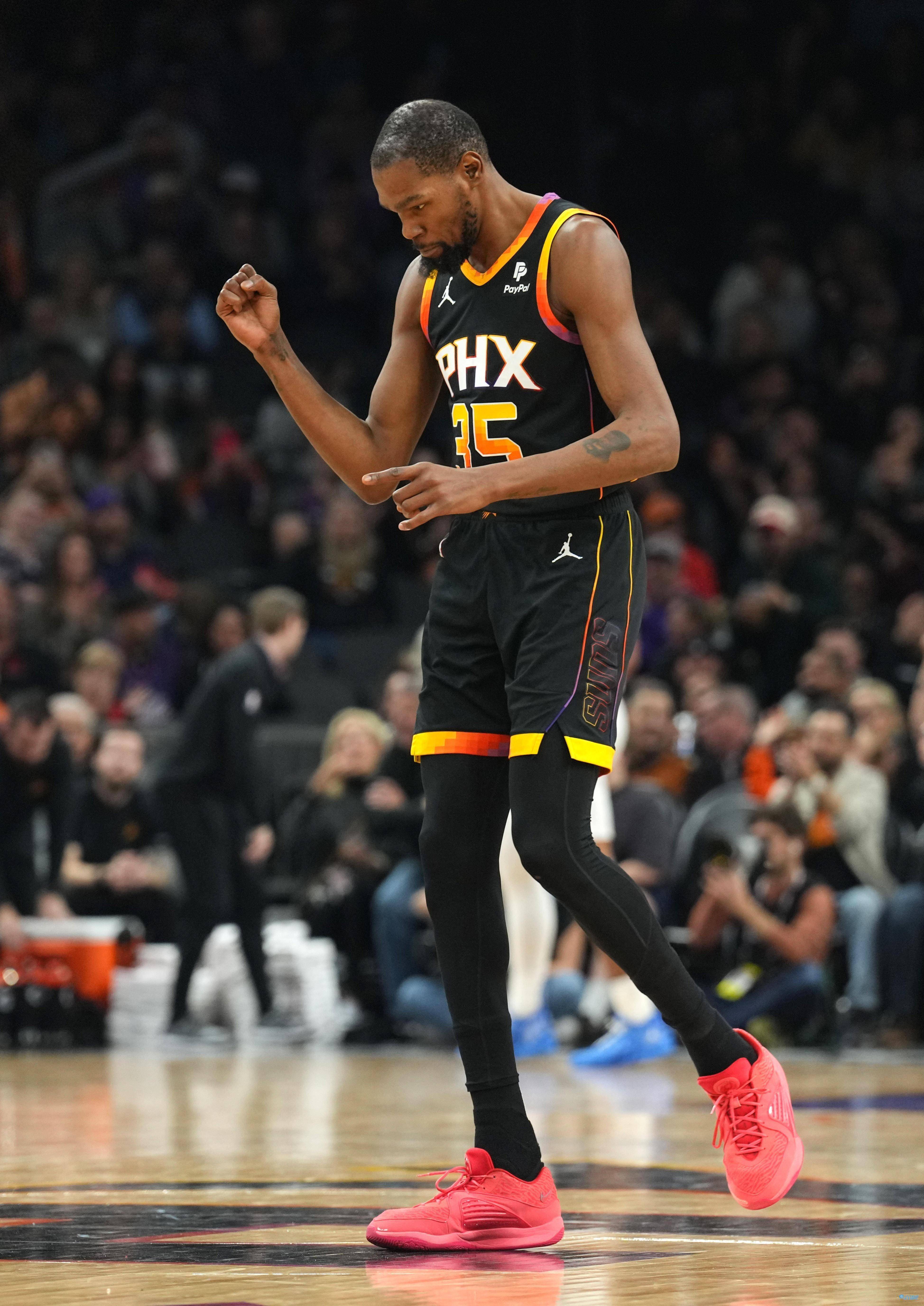 NBA比赛结果：快船队力克太阳队取得胜利