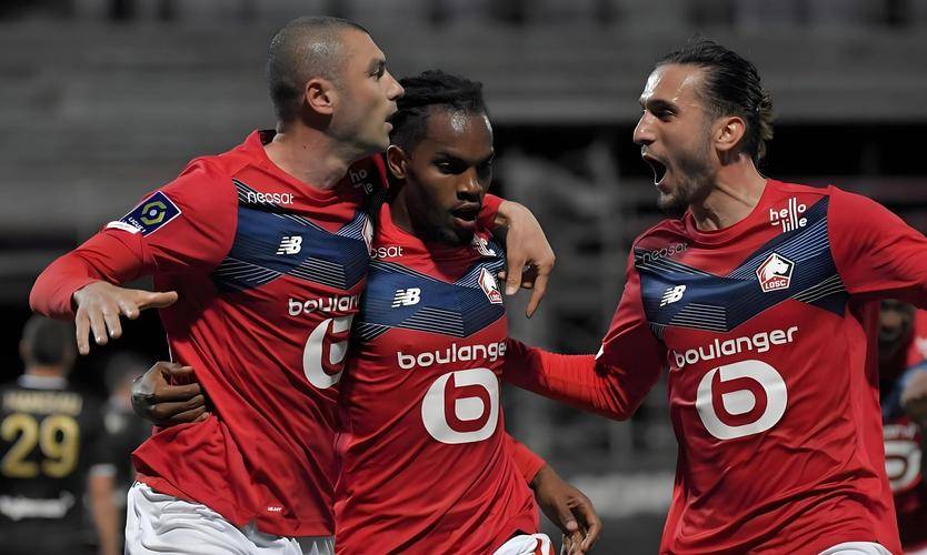 球场传奇：法甲比赛掀起热潮