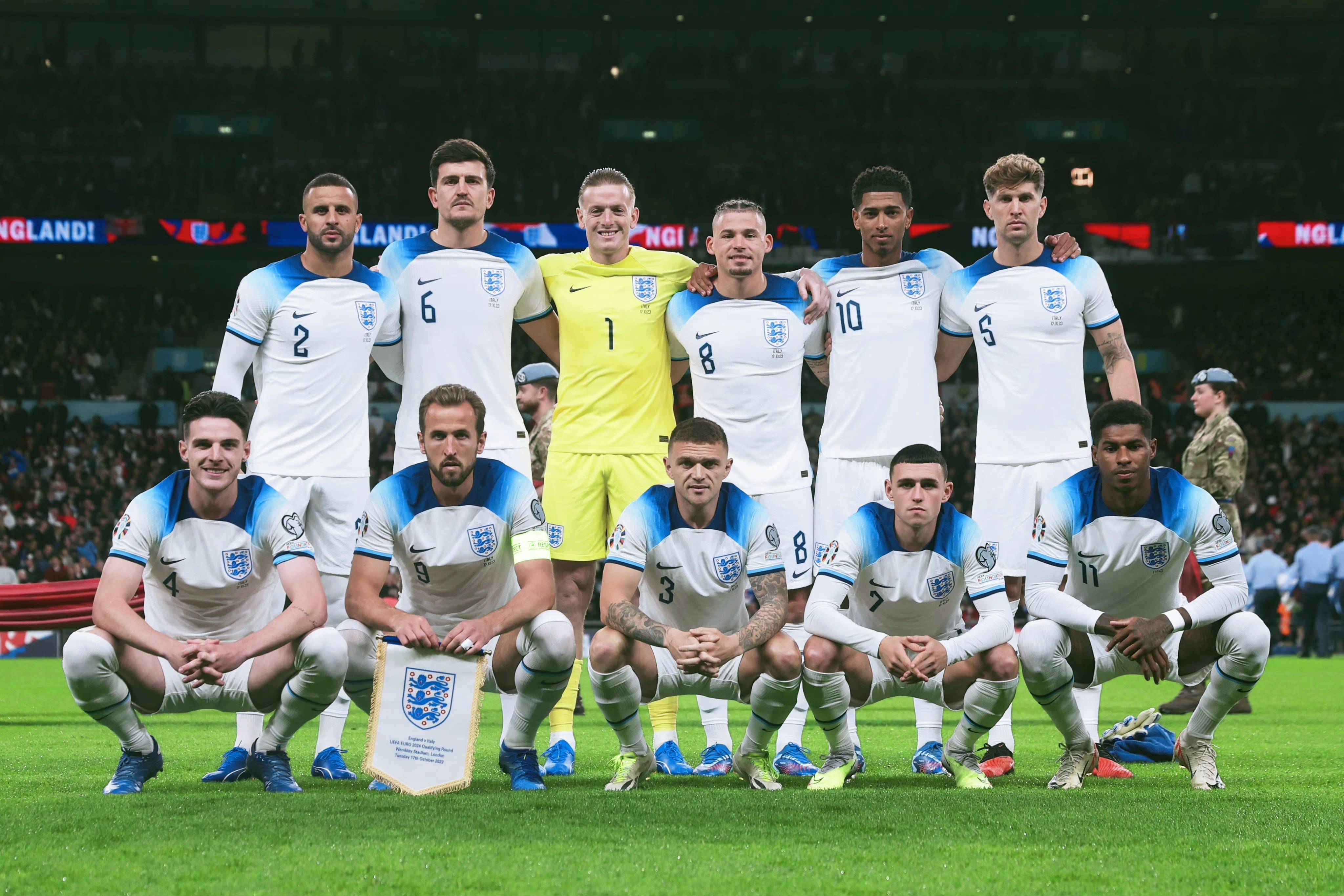 英格兰队凭借凯恩的进球晋级下一阶段 英格兰队凭借凯恩的进球晋级下一阶段