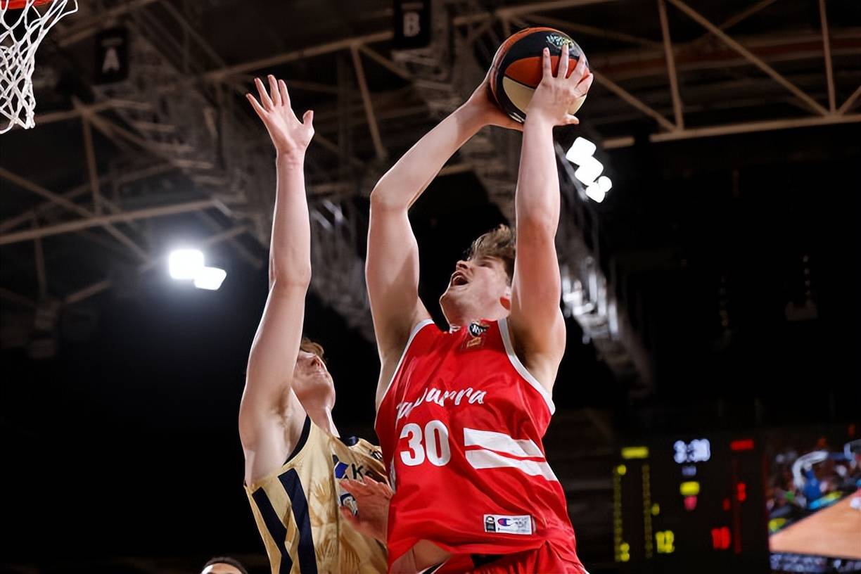 澳大利亚新星勇夺冠军，开创历史