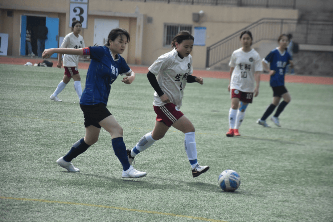 竞技水平优秀的女足选手备战形势严峻的简单介绍