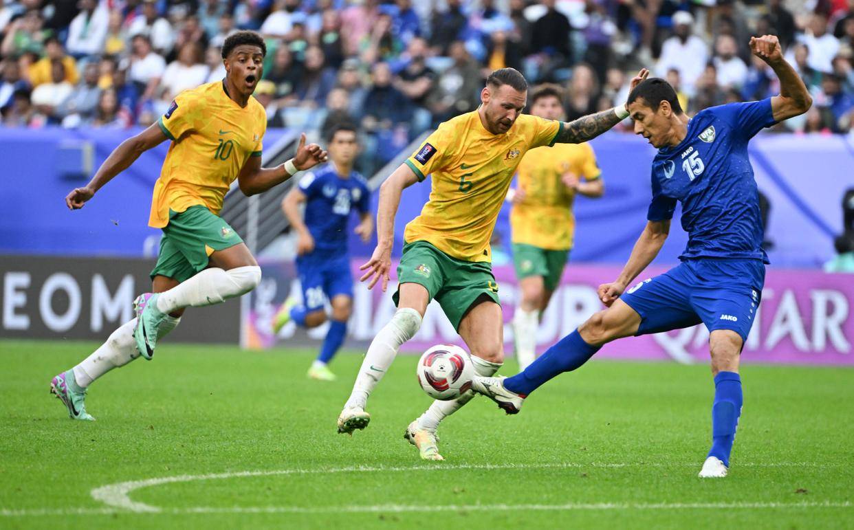 澳大利亚队士气高涨,凭借团队合作获胜 澳大利亚队士气高涨,凭借团队合作获胜