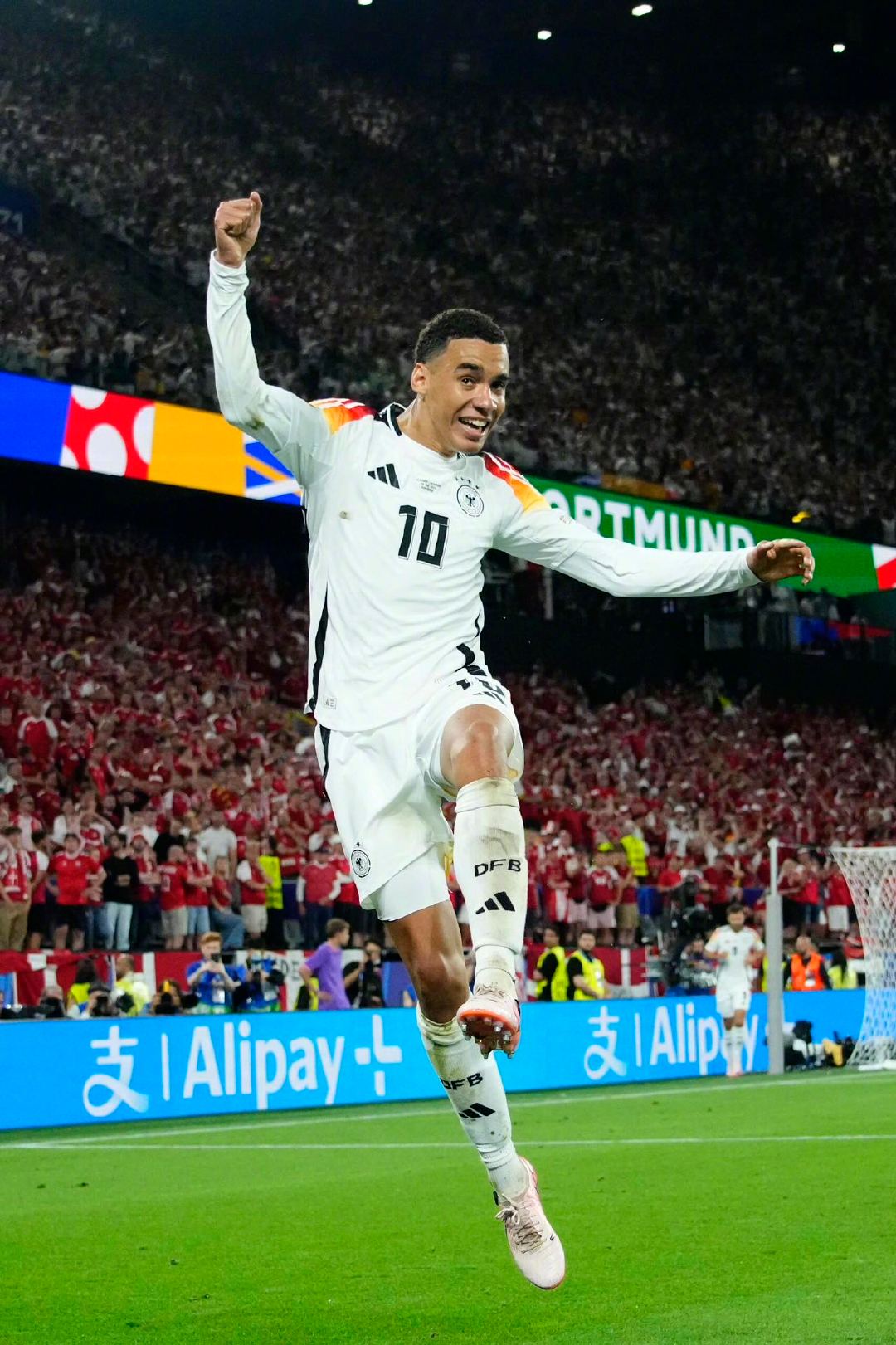 德国足球俱乐部引入新一代才华横溢球员 德国足球俱乐部引入新一代才华横溢球员