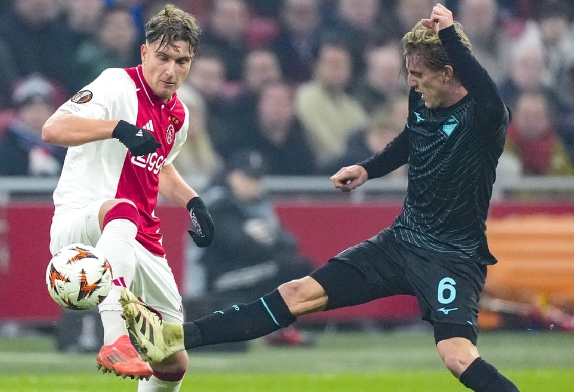 雷恩寻求阻止阿贾克斯队的连胜