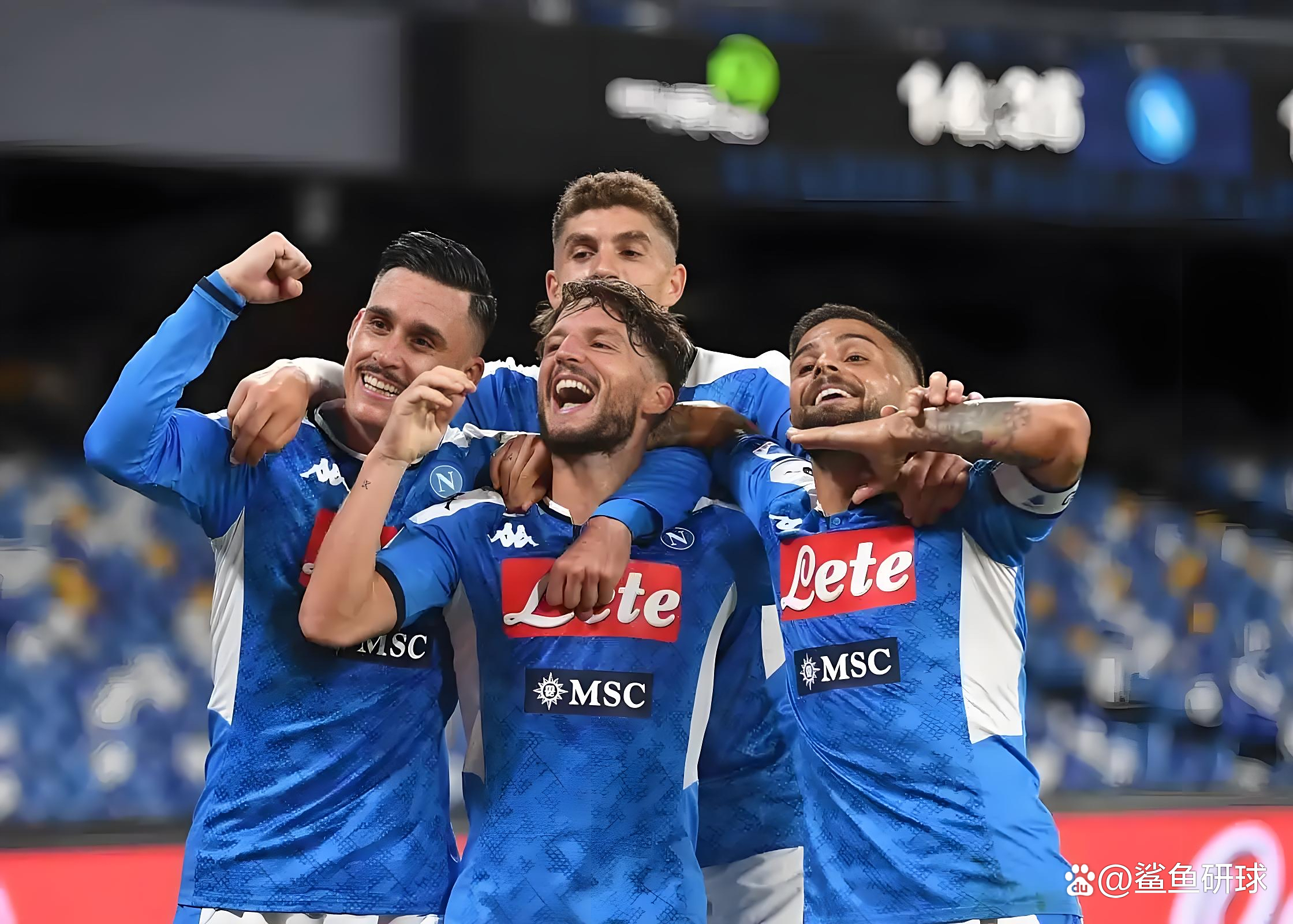 AC米兰客场逼平那不勒斯,稳固前四位置 AC米兰客场逼平那不勒斯,稳固前四位置