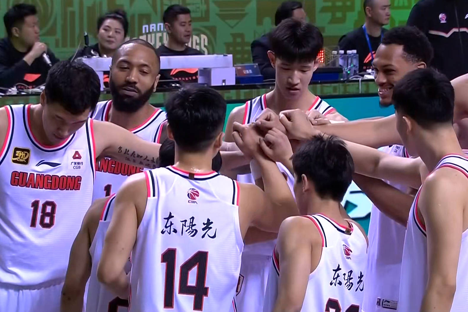 劲敌对抗!两支实力派球队硬仗交锋 劲敌对抗!两支实力派球队硬仗交锋