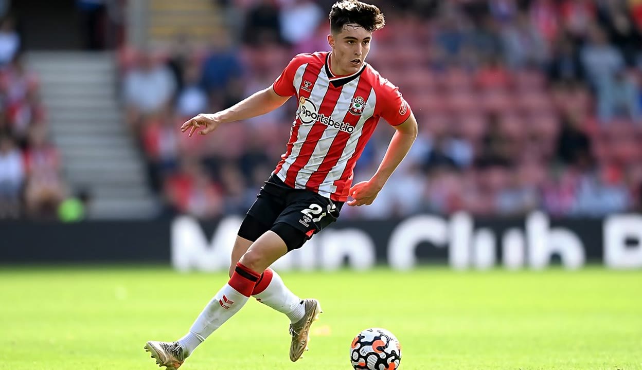 狼队凭借守门员神勇表现，取得宝贵一胜