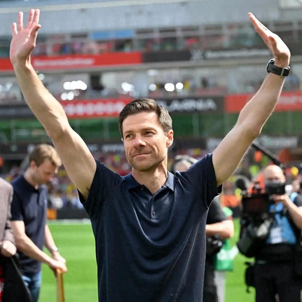 多特蒙德遭遇不败赛季,挑战冠军领先 多特蒙德遭遇不败赛季,挑战冠军领先