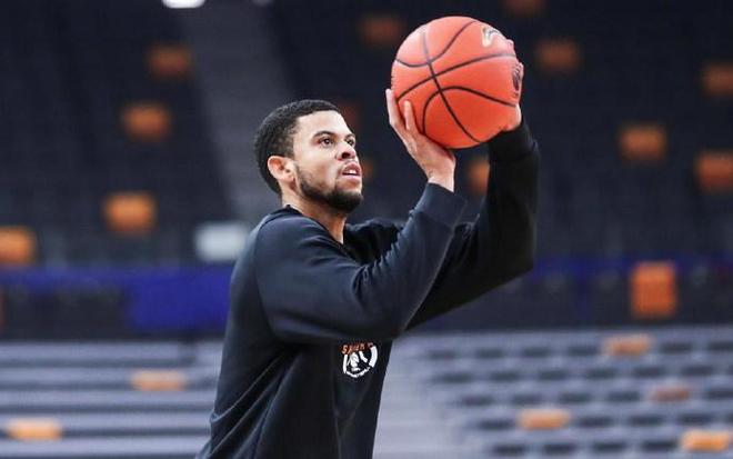 李秋平是否将继续指导东部球队的未来比赛? 李秋平是否将继续指导东部球队的未来比赛?