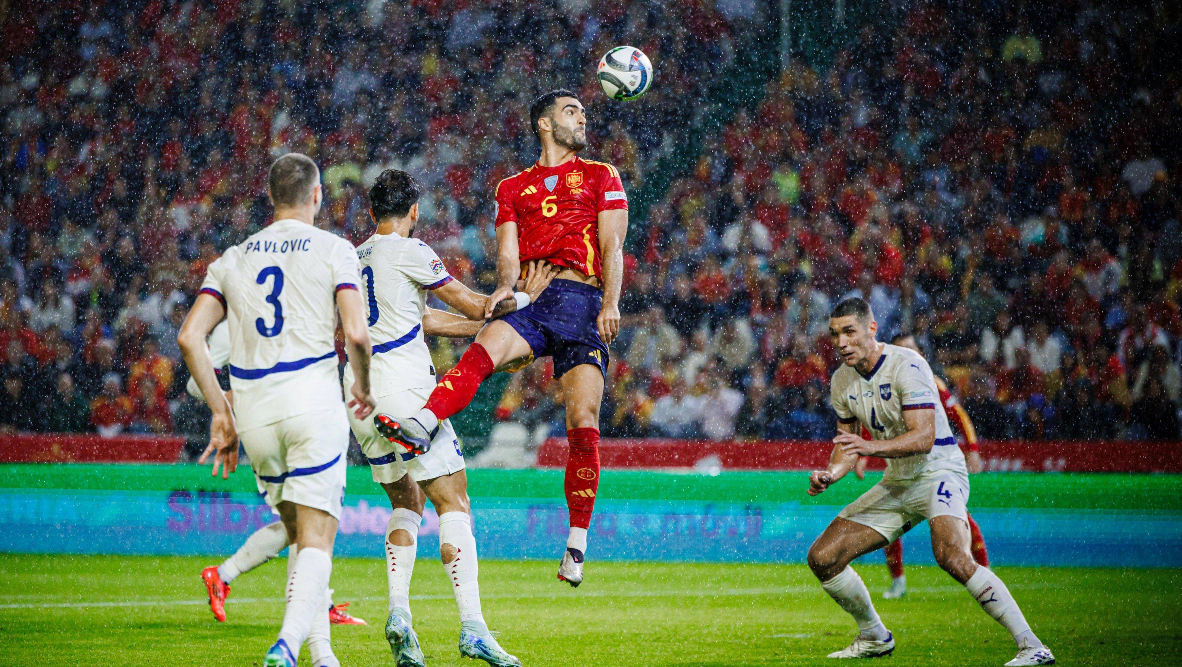 波黑球员受伤疑似退出,欧国联挑战继续反转的简单介绍 波黑球员受伤疑似退出,欧国联挑战继续反转的简单介绍