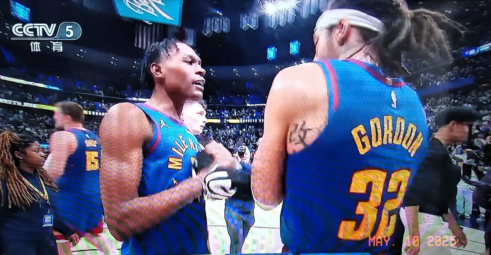 开拓者队不敌掘金再次失利 开拓者队不敌掘金再次失利