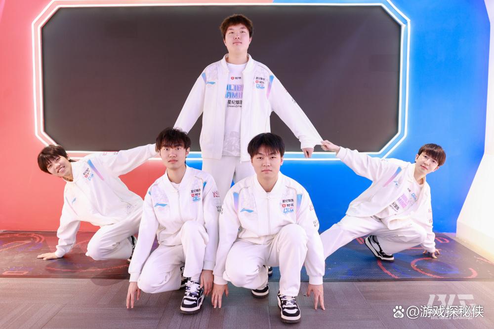 关于C9鏖战JDG,Canyon完成史诗逆转强强对话八强赛,让粉丝疯狂欢呼的信息 关于C9鏖战JDG,Canyon完成史诗逆转强强对话八强赛,让粉丝疯狂欢呼的信息