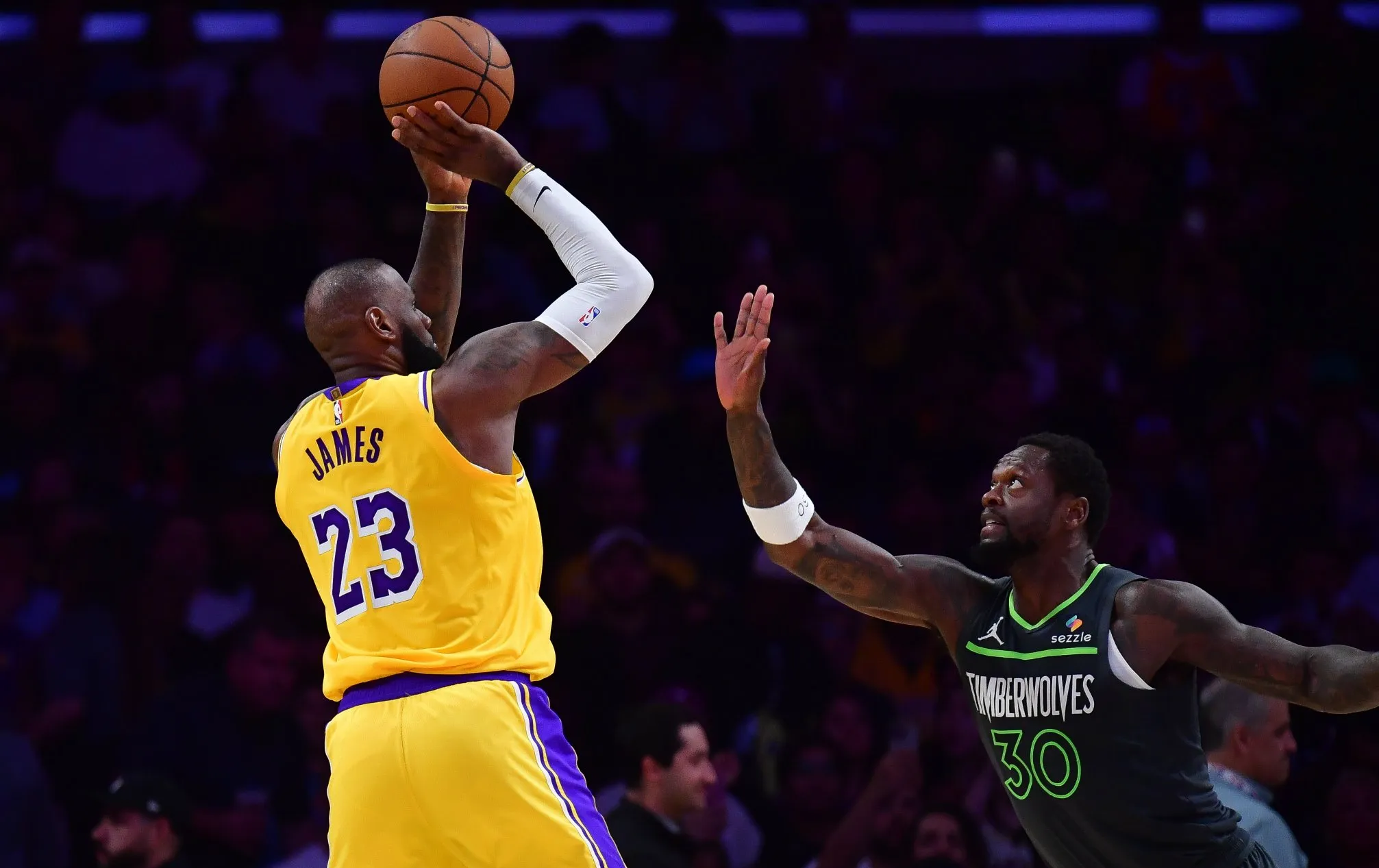 魔术逆转辽宁队,伦纳德关键制胜 魔术逆转辽宁队,伦纳德关键制胜