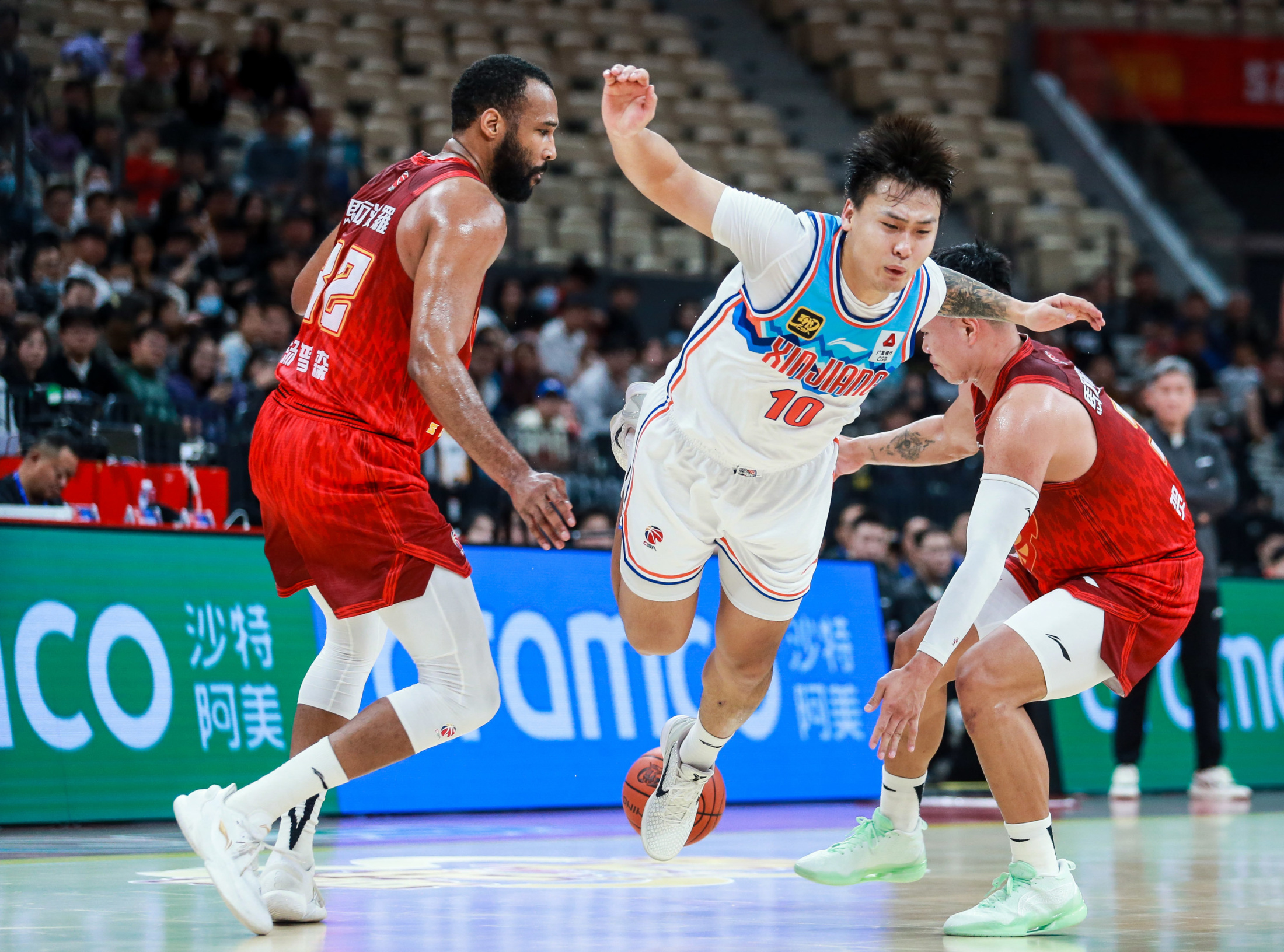 新疆队完胜马刺，周琦关键制胜