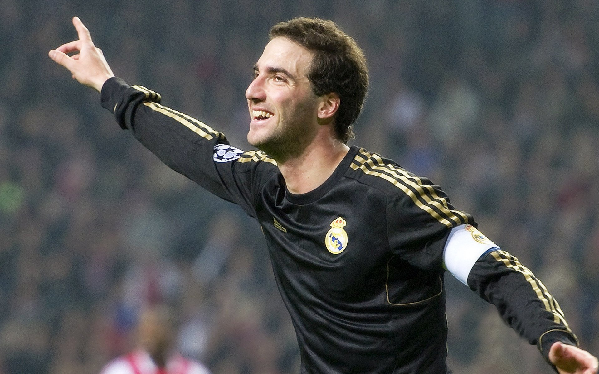 沙漠之鹰展翅！阿坎吉闪耀，沙特联队如何让意甲劲旅亚特兰大猎鹰折翼？