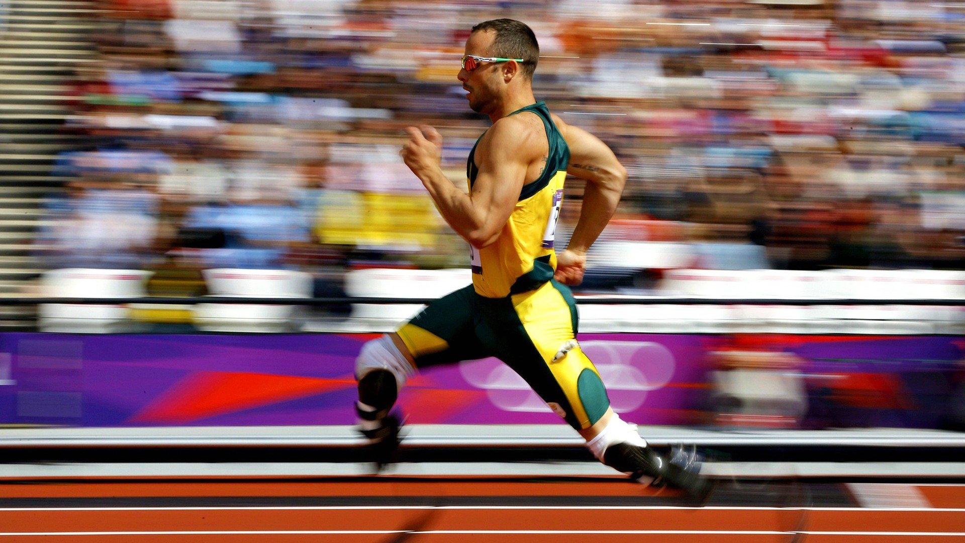 足球圣殿中两座互不相望的孤峰,国家德比的永恒与冷门的革命