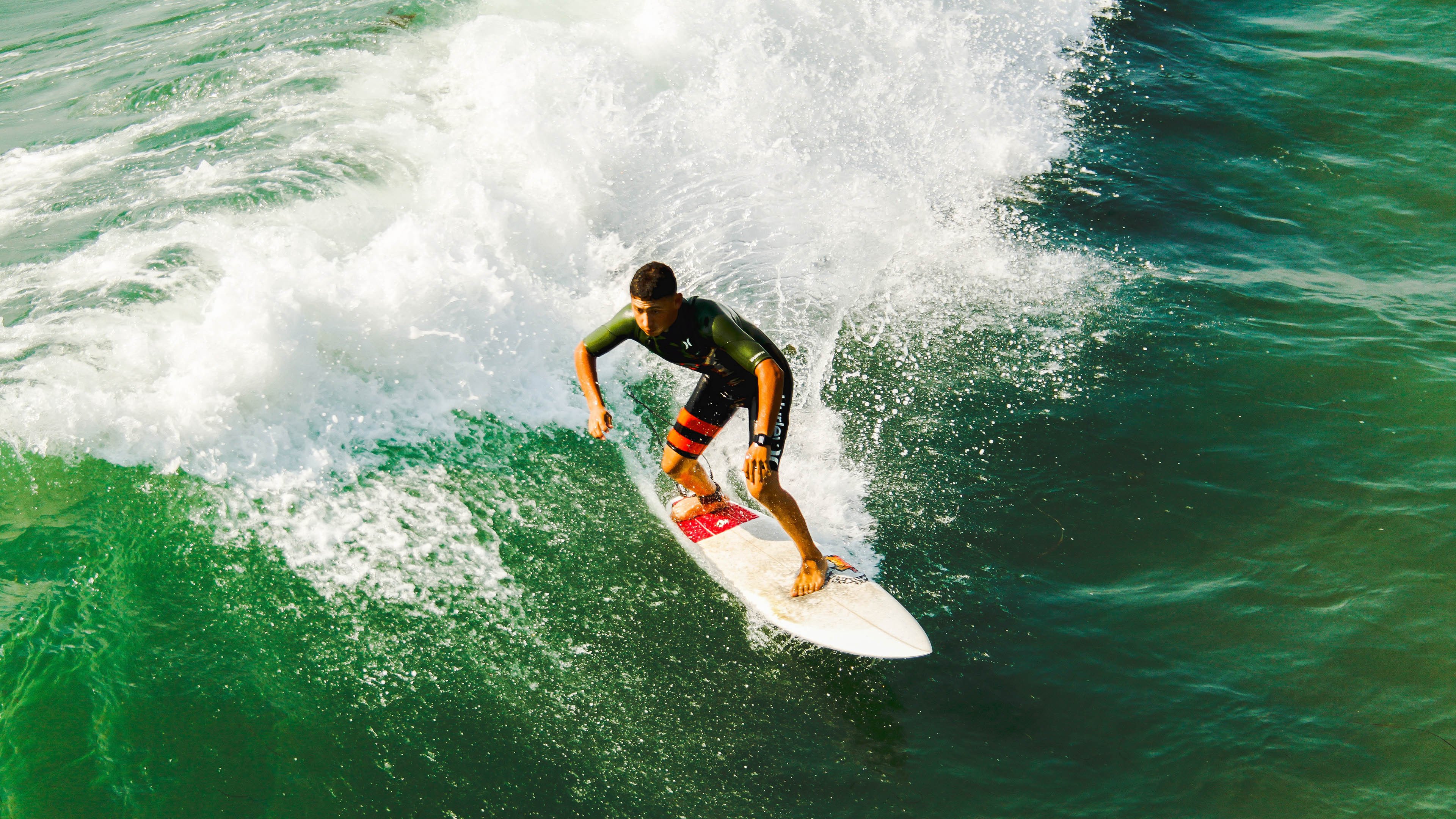 冰火同歌，塞维利亚轻取德国战车，萨拉赫燃尽北欧寒夜